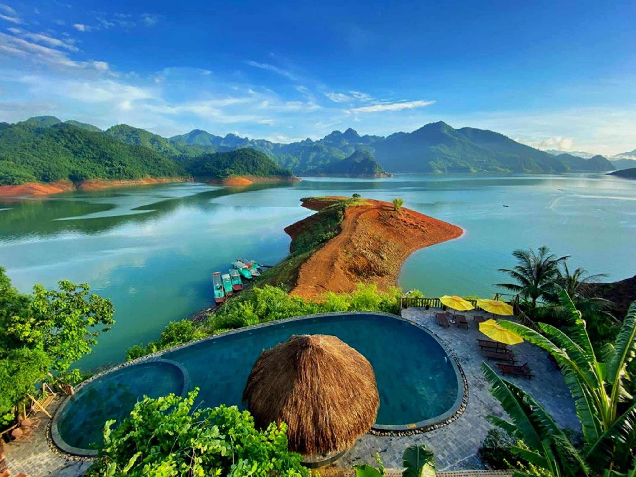 Bể bơi tại Mai Châu Hideaway